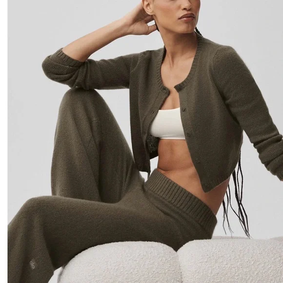 ALO Yoga Wool Cashmere New Class Cropped Cardigan is available for purchase  on au PAY Market - Imported Goods Online Store Co.Ltd. | au PAY Market -  Online Shopping Site